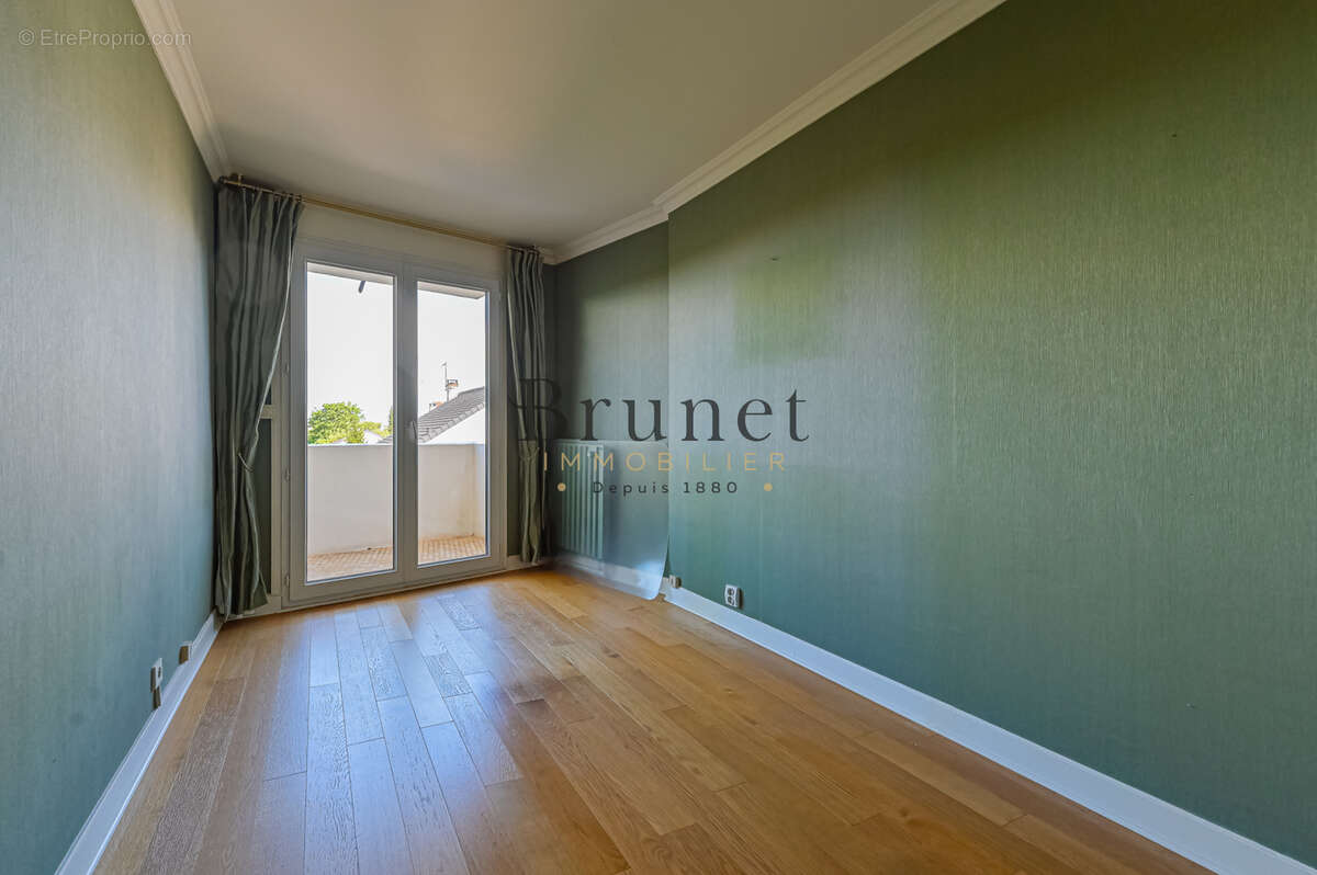 Appartement à SAINT-MAUR-DES-FOSSES
