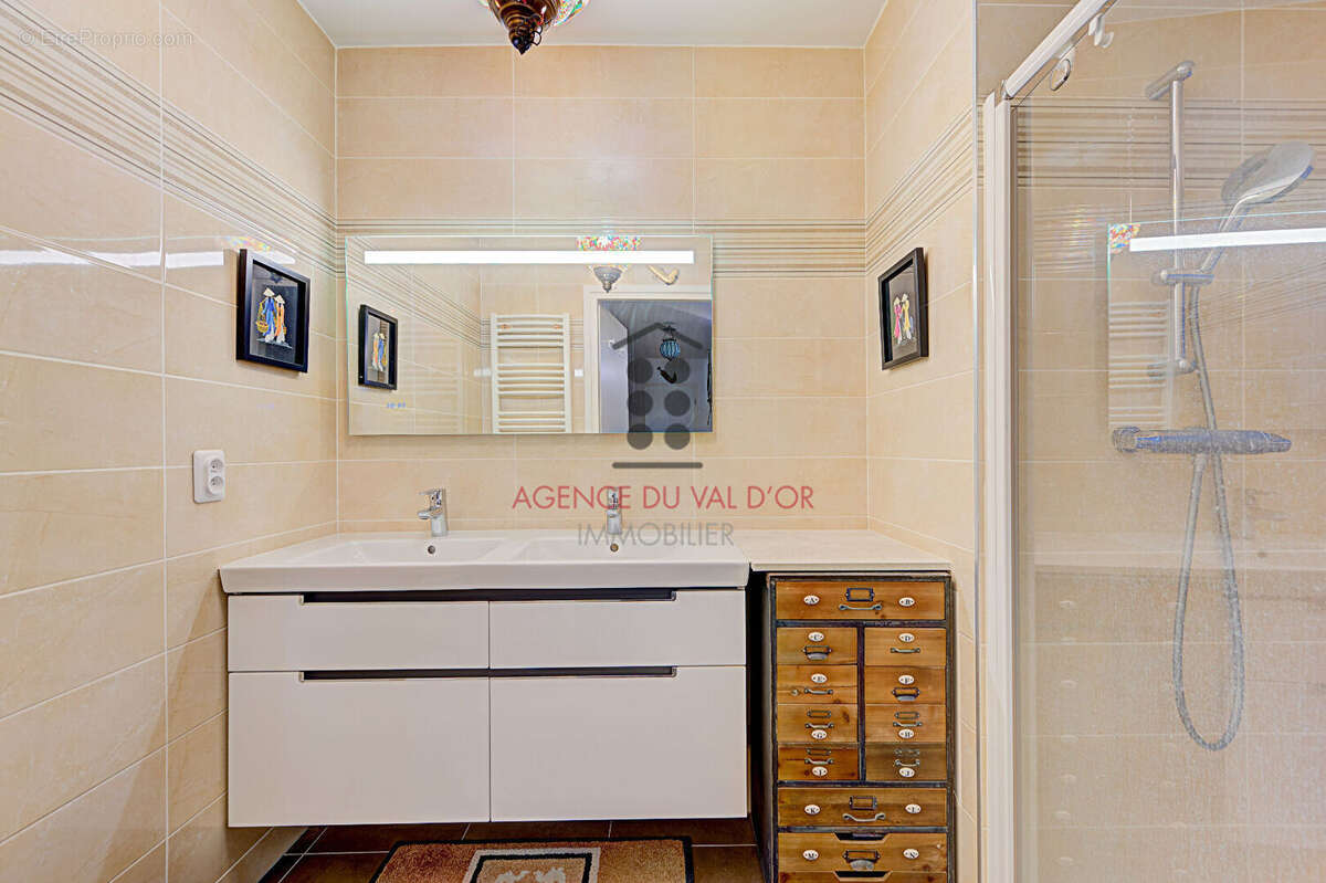 Appartement à SURESNES