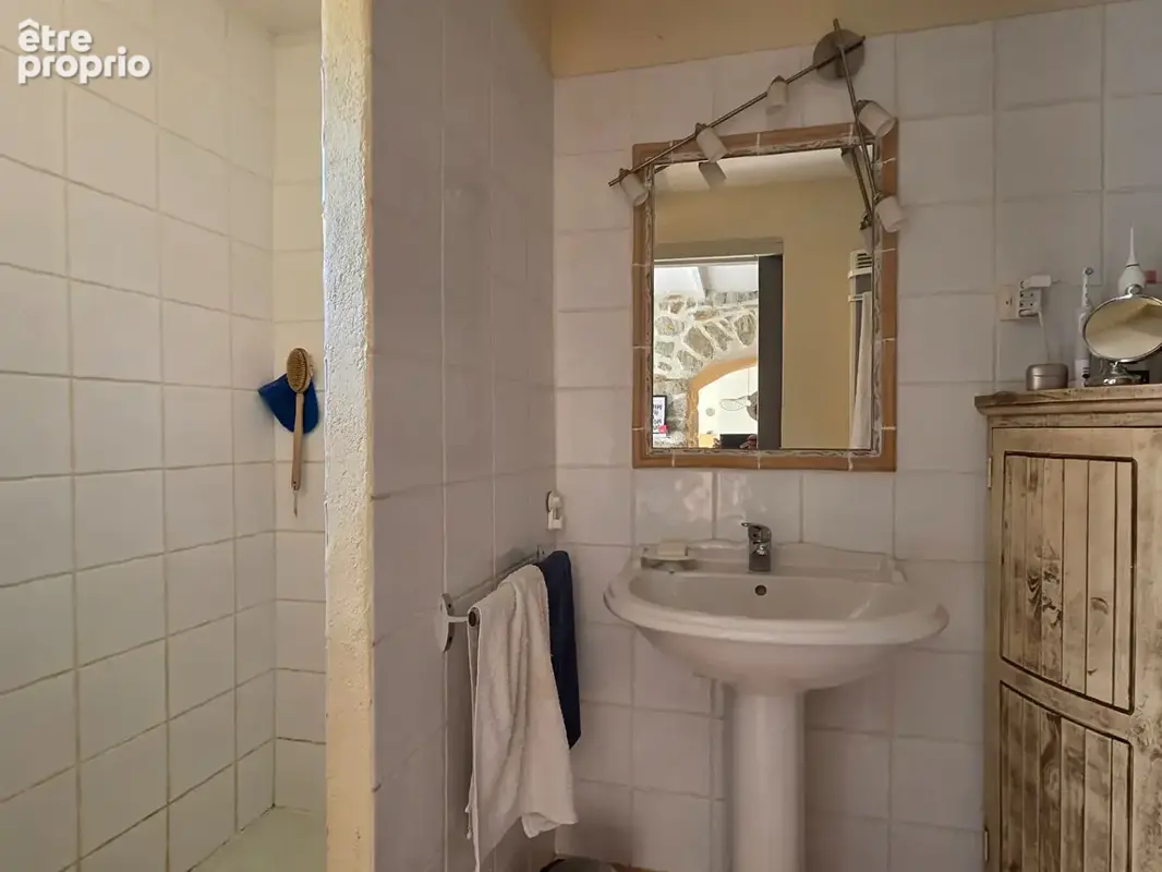 Mas en pierres avec terrain de 2000 m² et piscine - photo 14