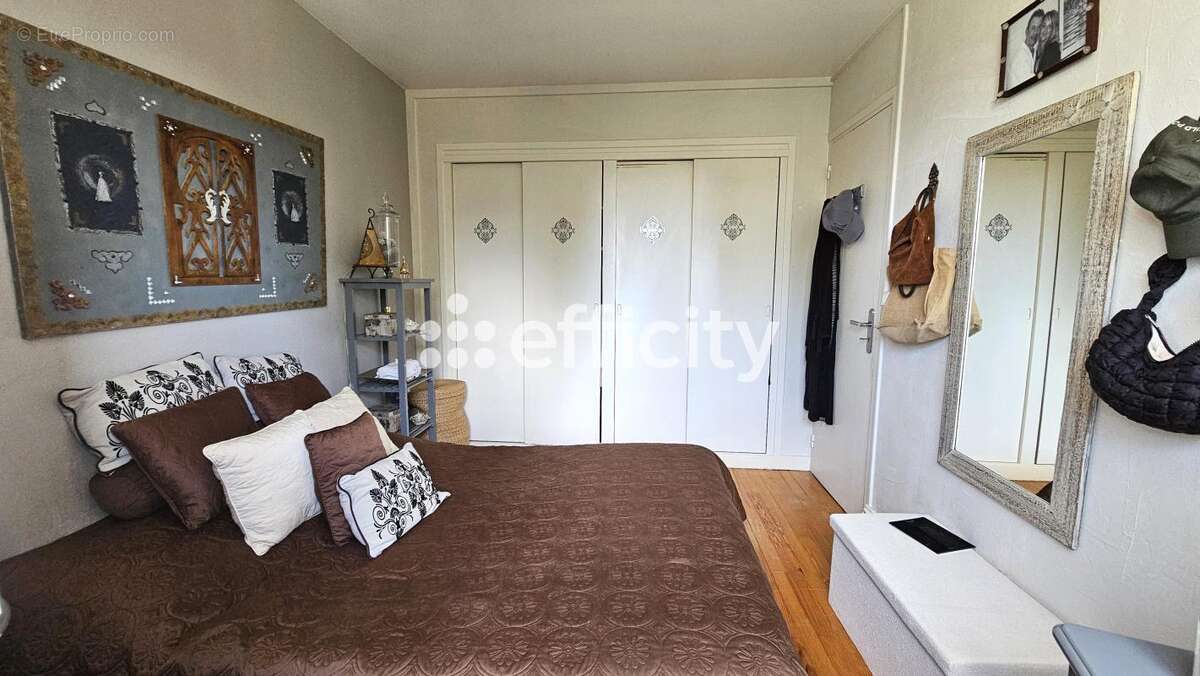 Appartement à LIMAS