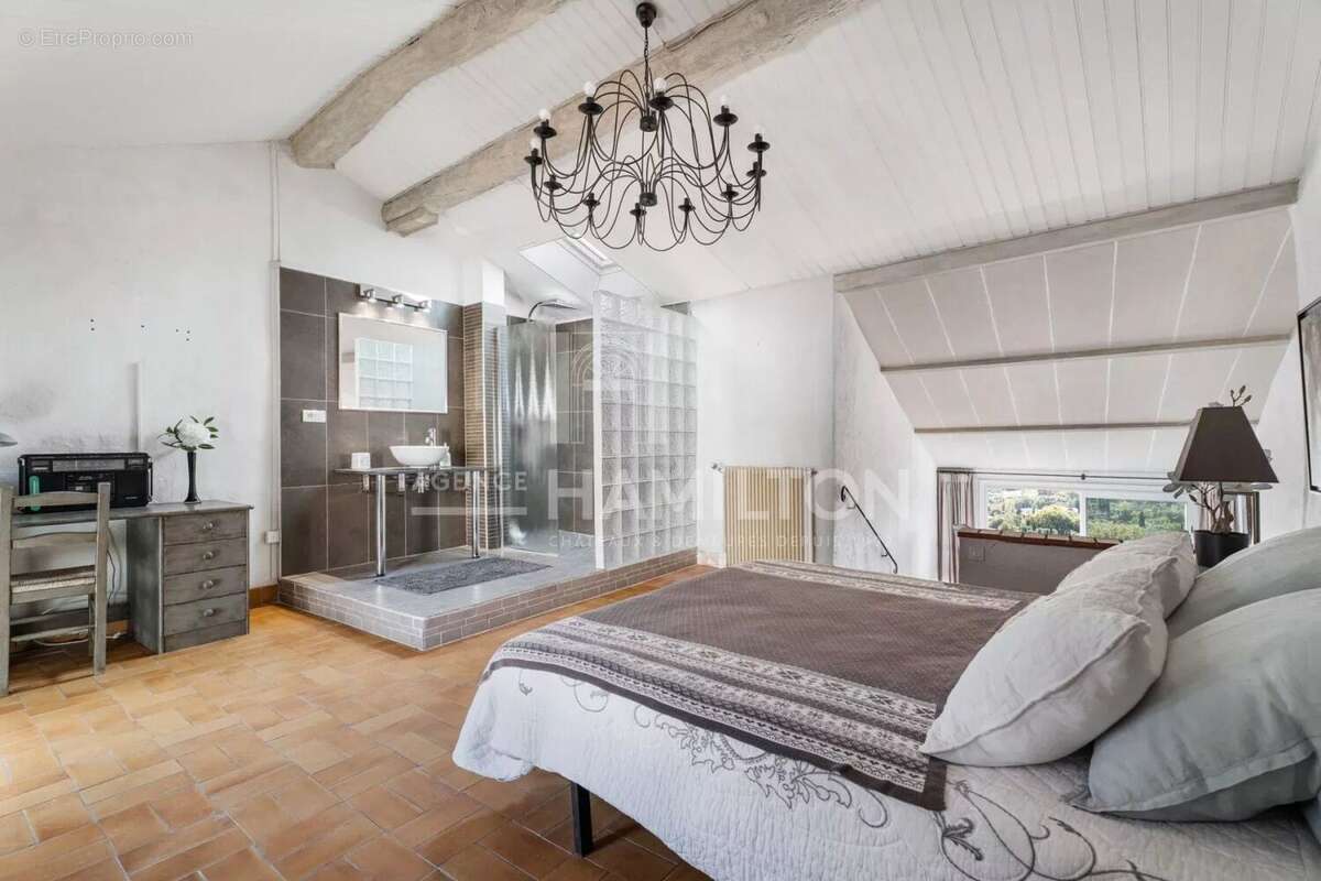 Maison de charme rénovée - MAGAGNOSC - cur du vieux village - photo 12