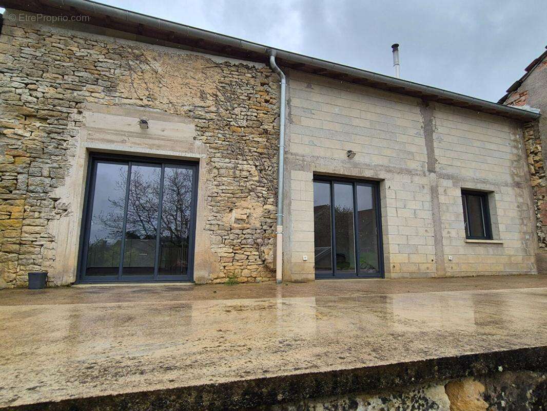 Maison à CHARGEY-LES-PORT