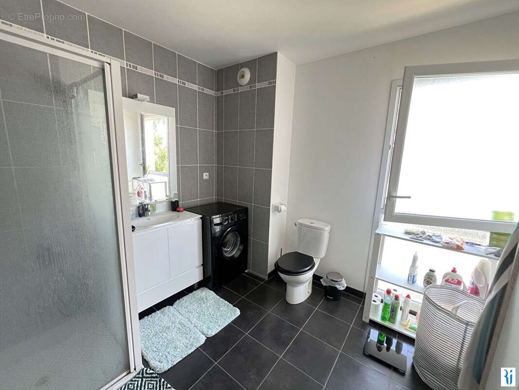 Appartement à LE MESNIL-ESNARD