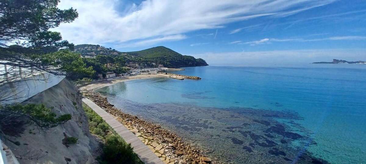 Appartement à SAINT-CYR-SUR-MER