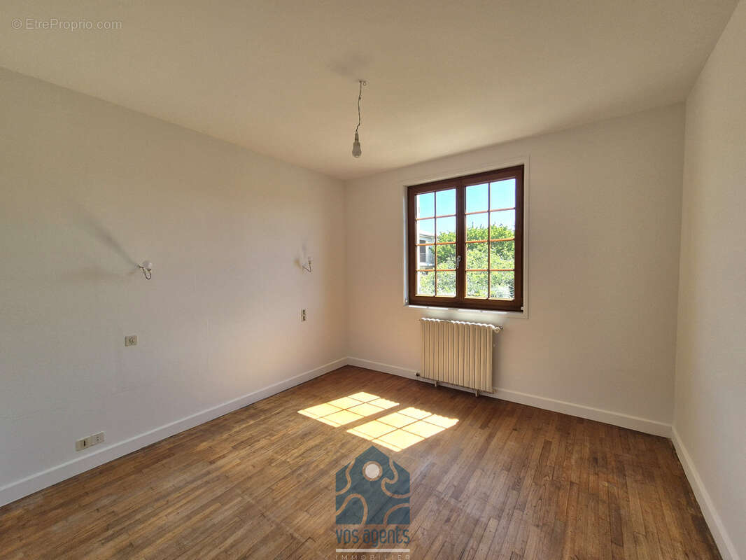 Maison 7 pièces avec balcon et garage - photo 6