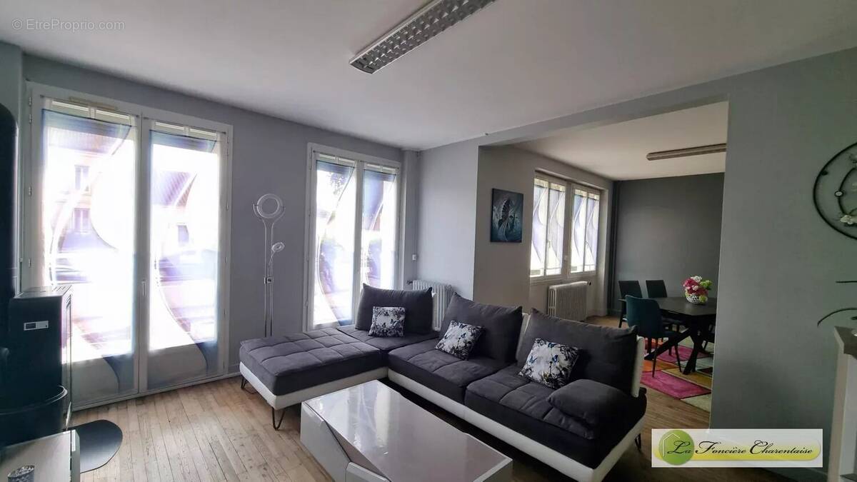 Maison à SAINT-YRIEIX-SUR-CHARENTE