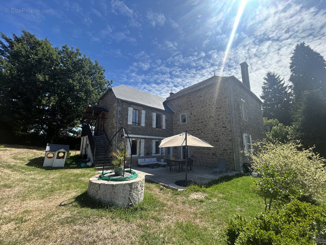 Maison à MAUSSAC