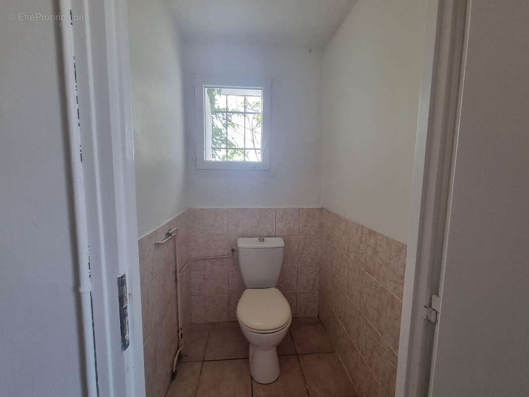 Maison à MONTAIGU-DE-QUERCY