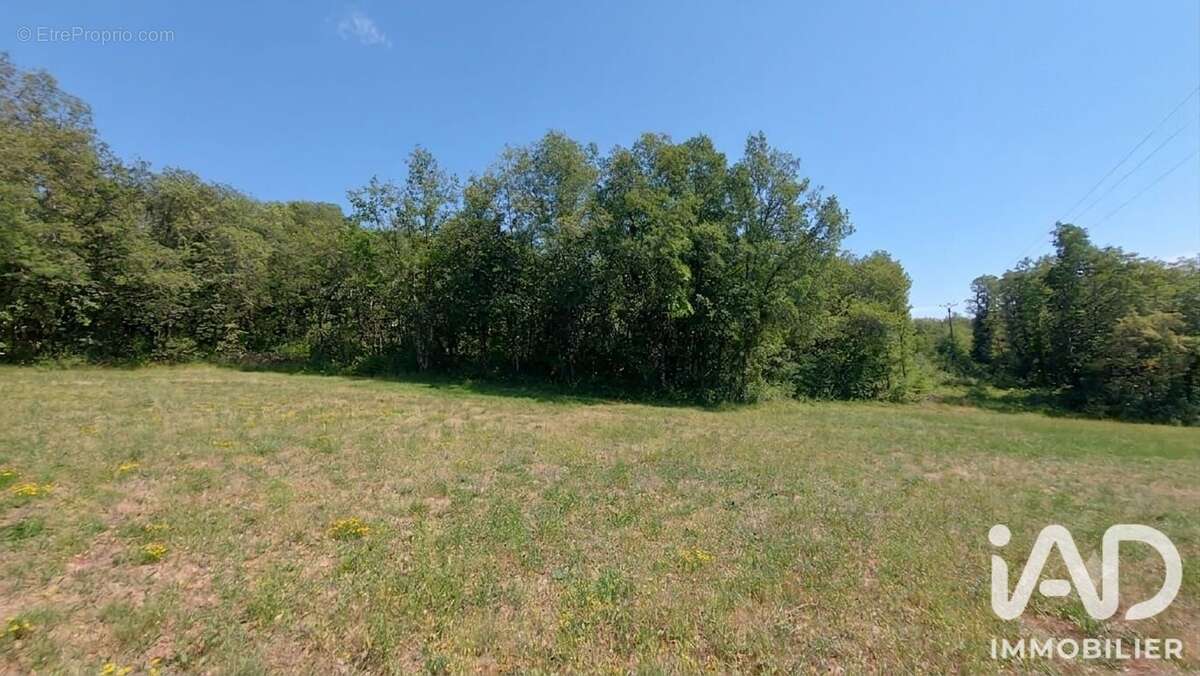 Terrain 6880 m² à La Dornac  - photo 2
