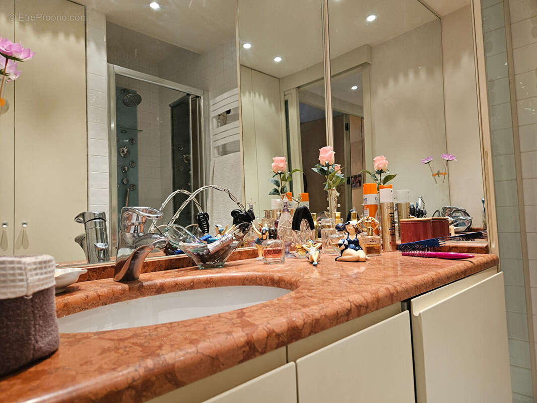 Appartement à MANDELIEU-LA-NAPOULE