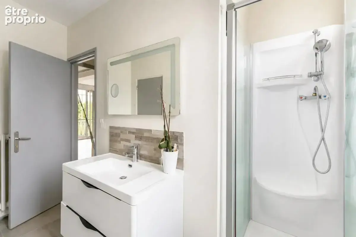 Maison de 8 pièces de 190.27 m² à Saint-Pierre-des-Corps - photo 14