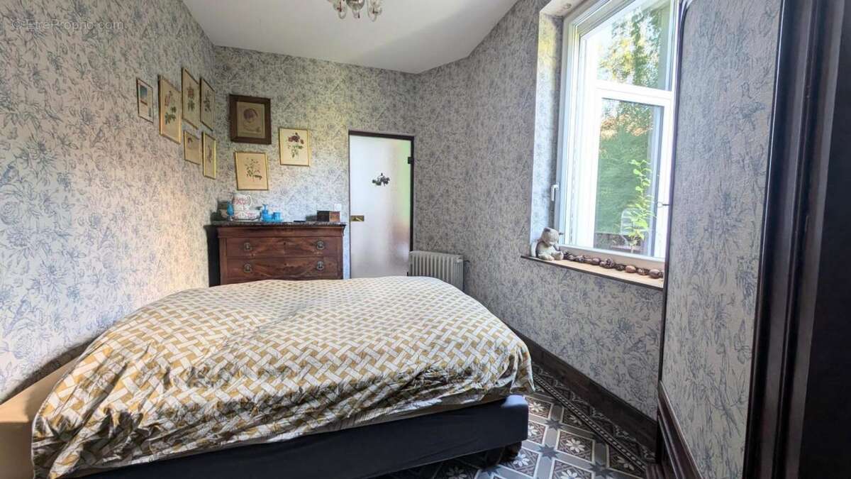 Maison centre ville avec cachet, très bon état technique, 6 chambres + T2 indépendant, jardin, garage - photo 8
