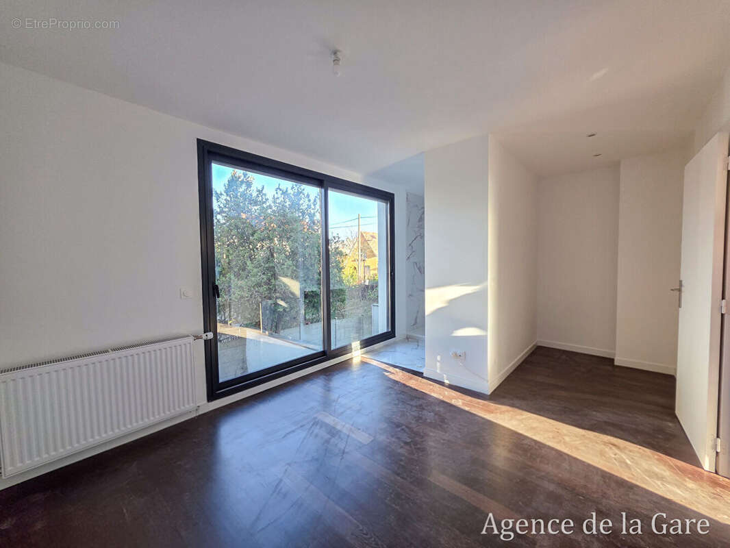 Maison à SARTROUVILLE