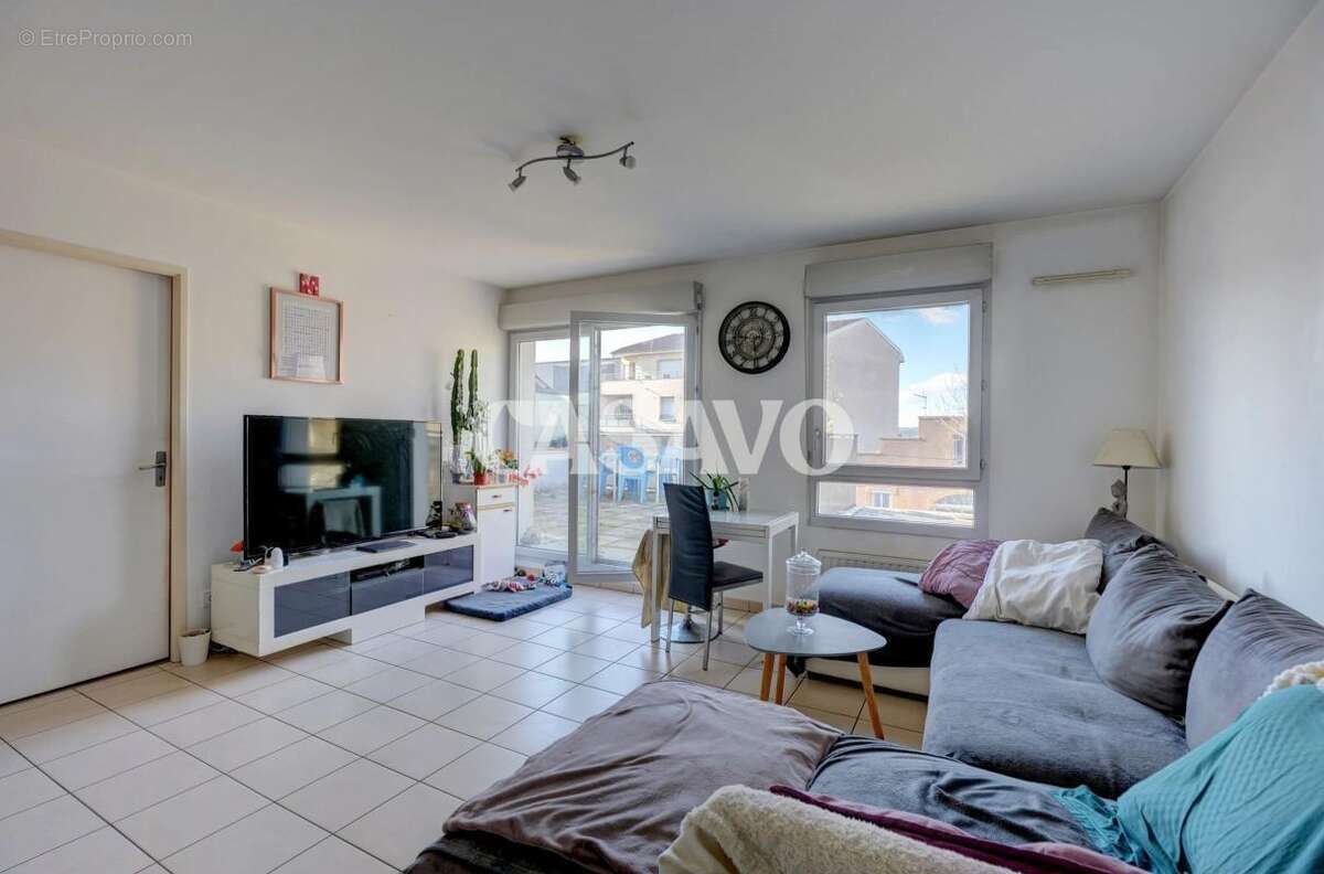 Appartement à DECINES-CHARPIEU