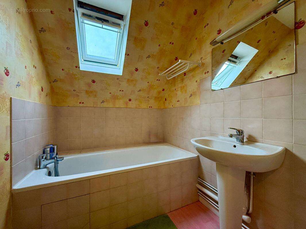 Maison à SAINT-GERMAIN-LA-BLANCHE-HERBE