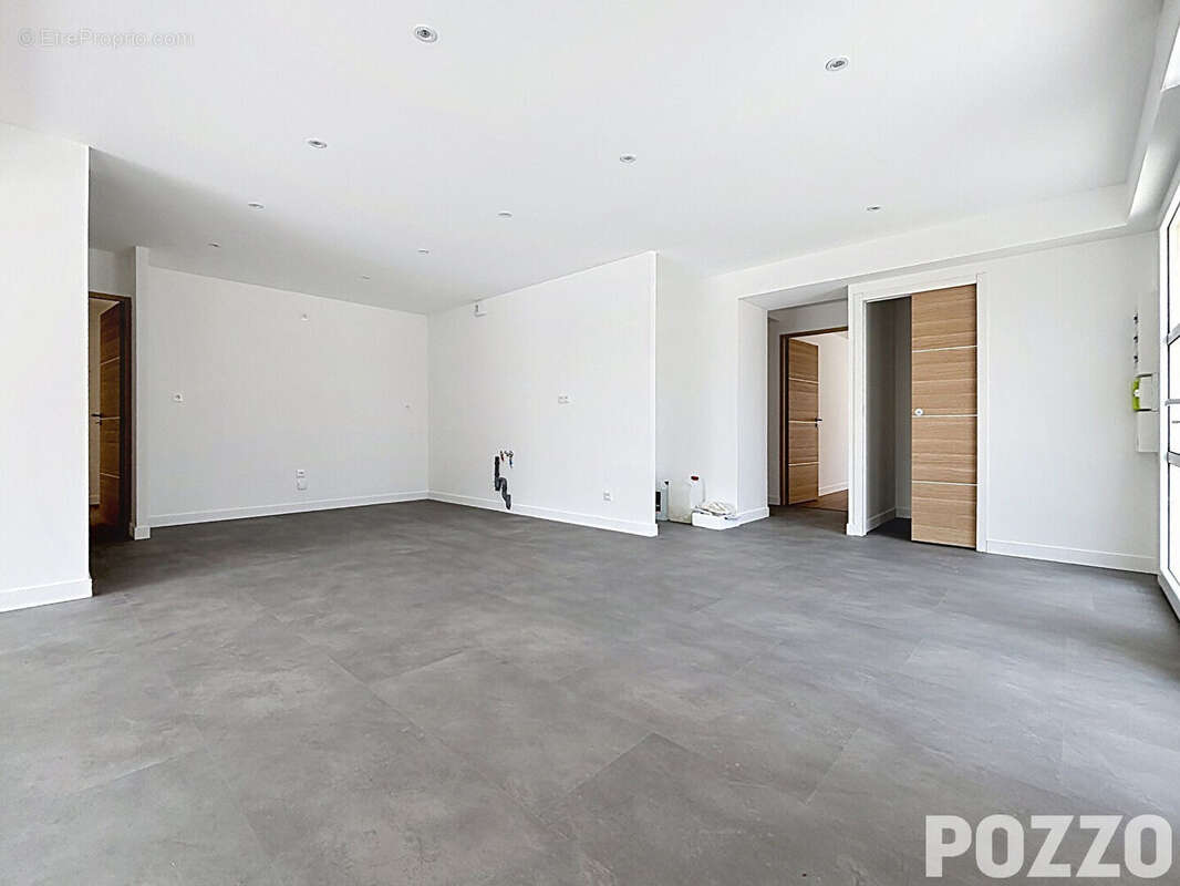 A Vendre - Avranches centre - Appartement rez-de-chaussée - 5 pièce(s) 137,64 m² - terrasse et parking - photo 5