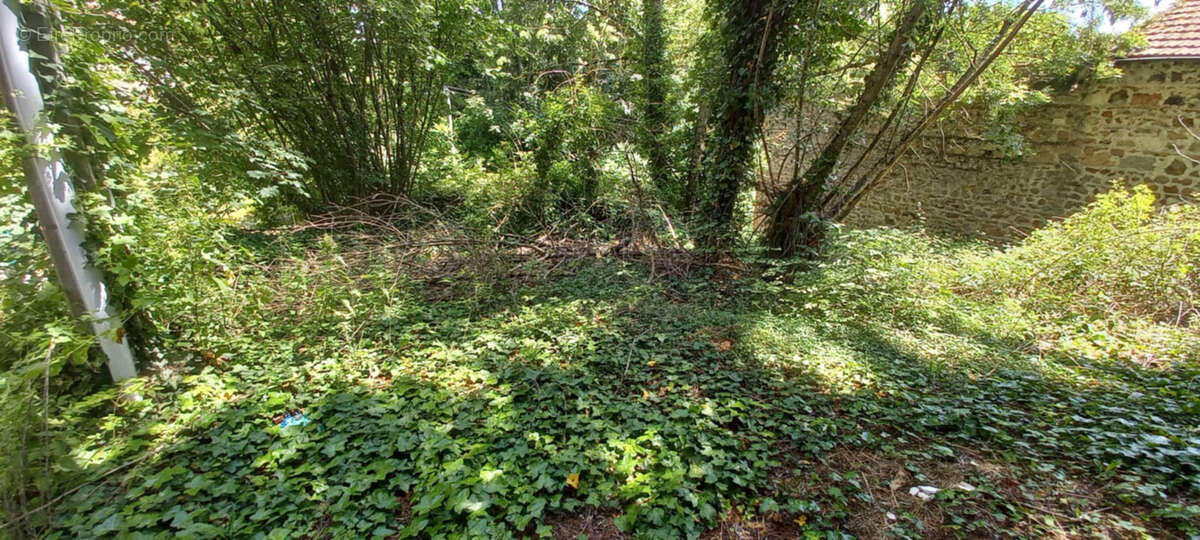 Appartement à LA PACAUDIERE