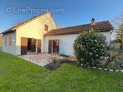 Maison à MONDONVILLE-SAINT-JEAN