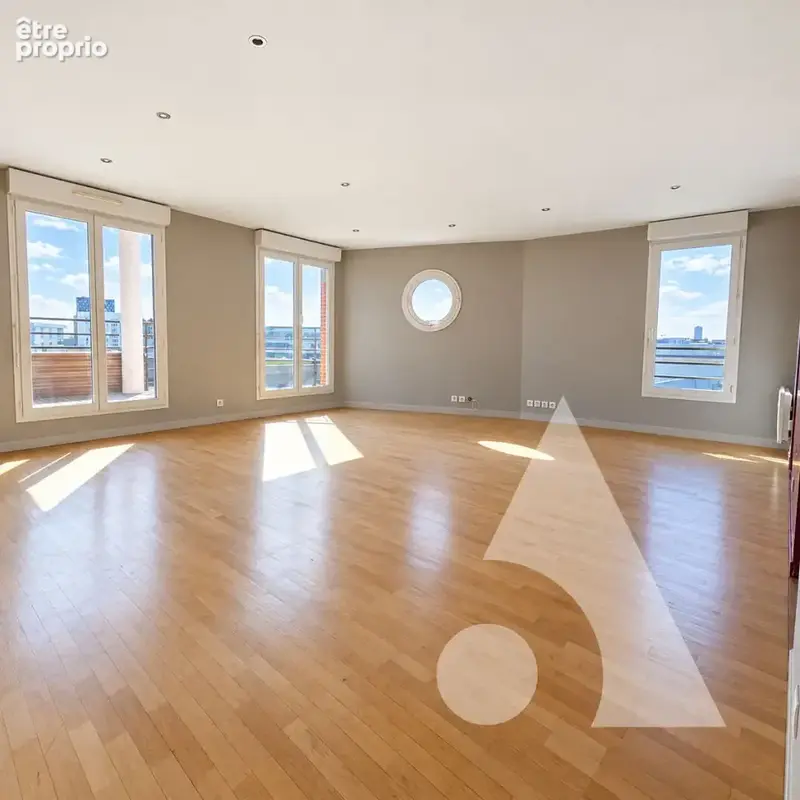 Photo Appartement à Saint-Denis au prix de 472 500€
