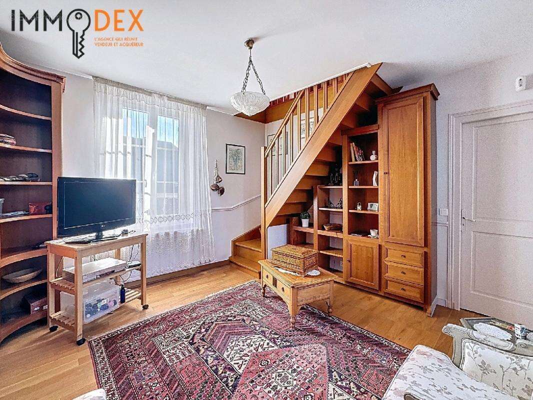 Maison à SAINT-BRICE-COURCELLES