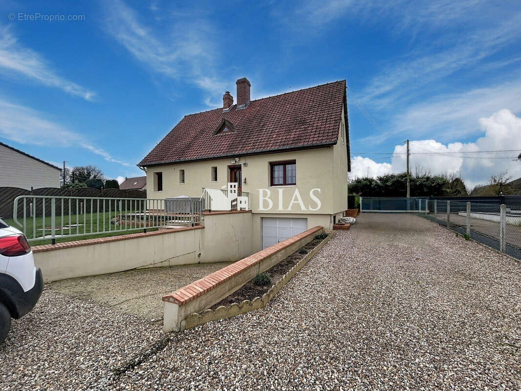 Maison à BUCHY