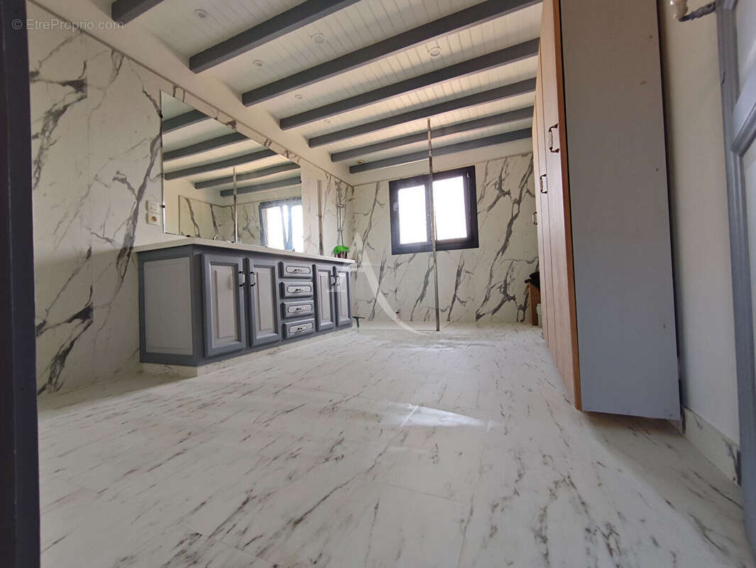 Maison de plain pied -  Semussac 4 pièce(s) 120 m2 - photo 9