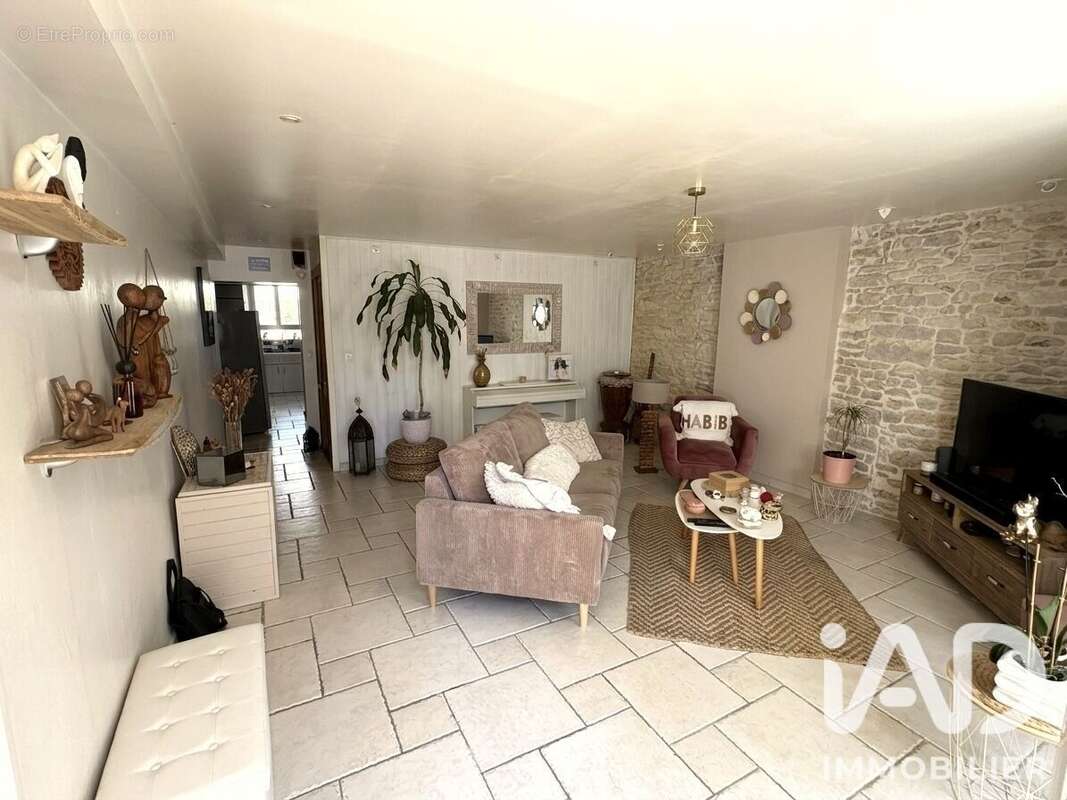 Maison 110 m² à Marans  - photo 2