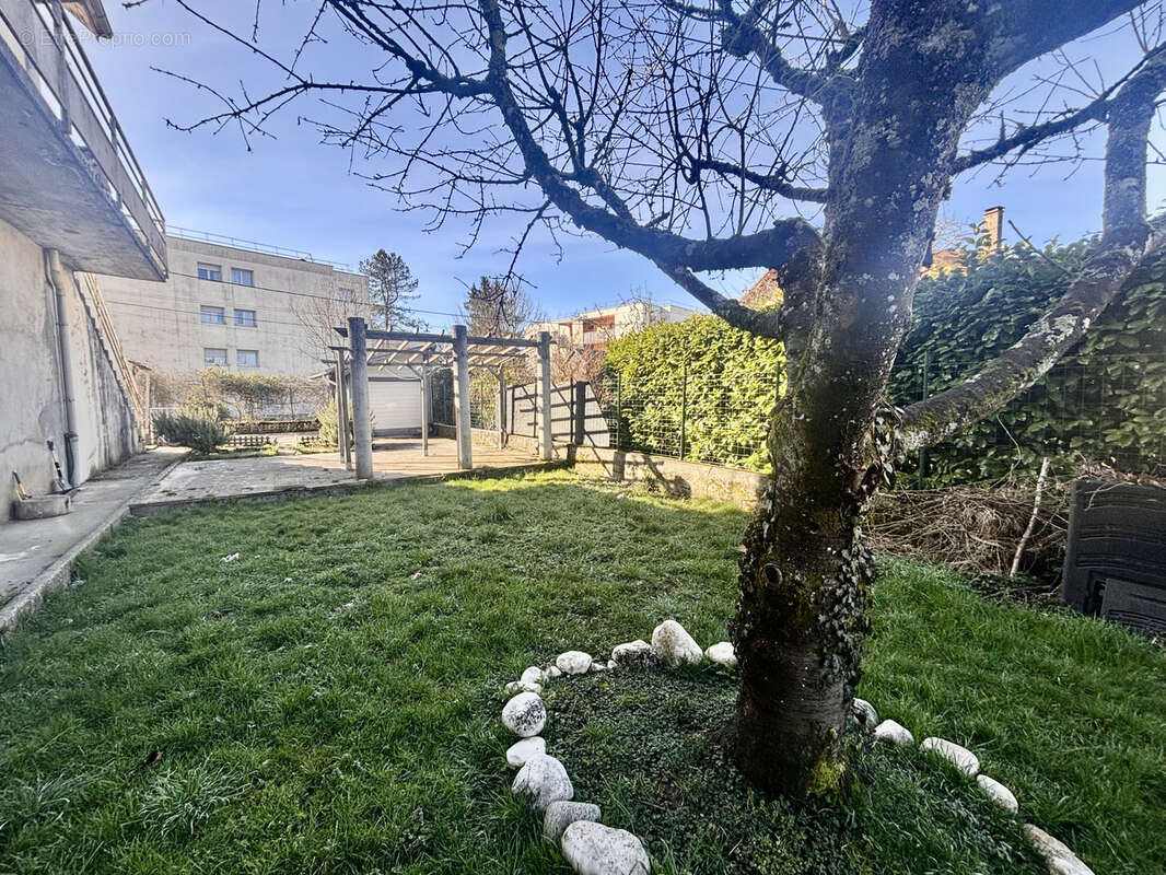 Appartement à LES ECHELLES