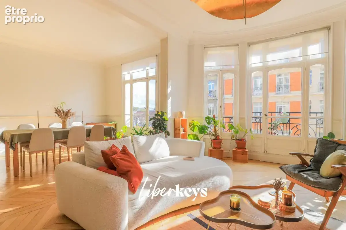 4 pièces - 1 chambre de service - La Madeleine - photo 2