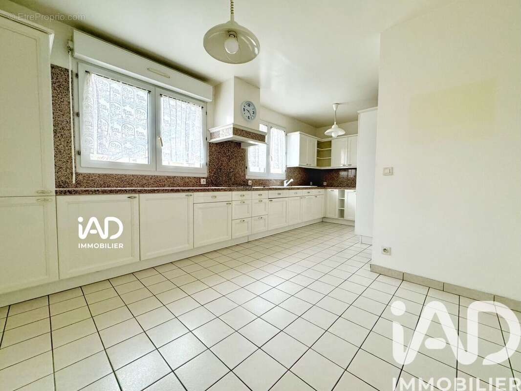 Appartement 81 m² à Nanterre  - photo 5