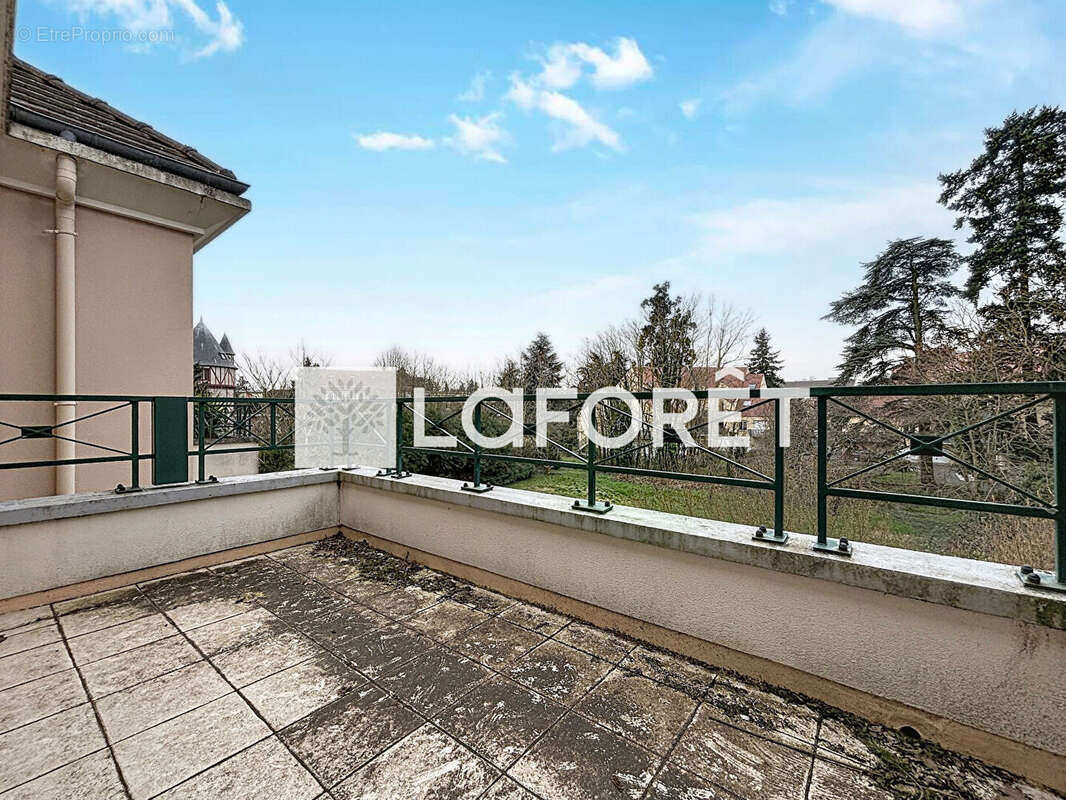 Appartement à DAMMARIE-LES-LYS