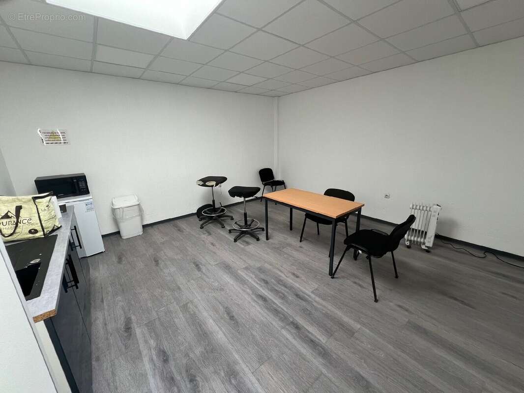 Commerce à EYGUIERES