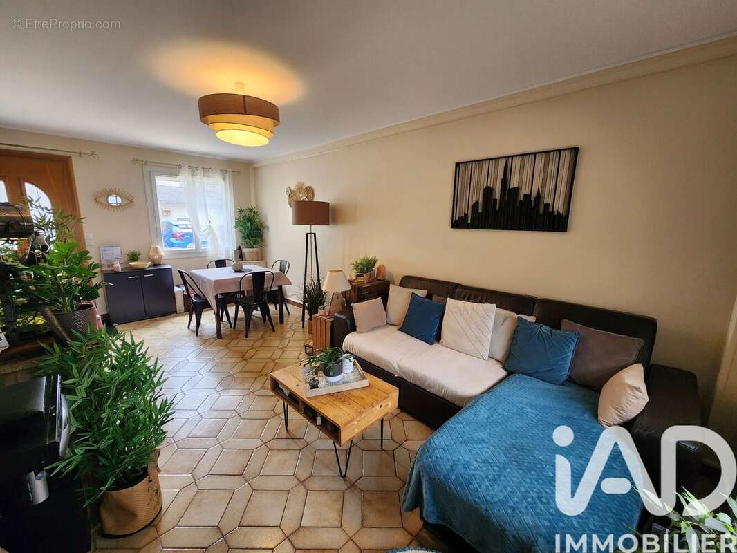 Photo 2 - Maison à QUINCY-VOISINS