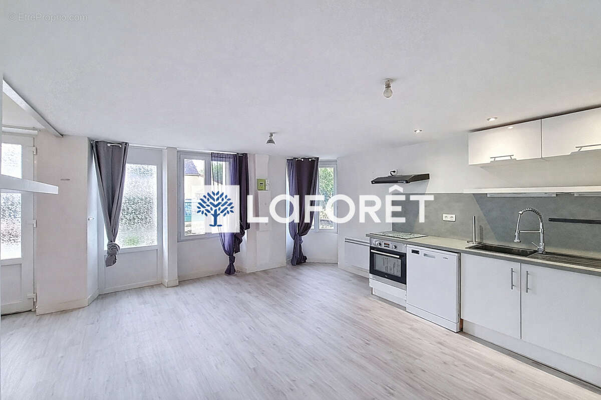 Maison à JOUY-LE-CHATEL