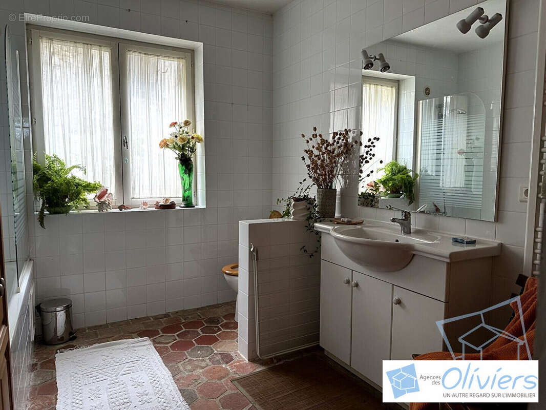 Maison à DAMPIERRE-EN-YVELINES