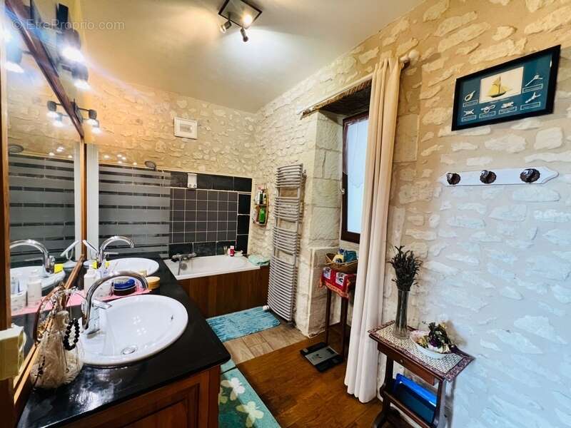 Maison à SAINT-SAUVEUR