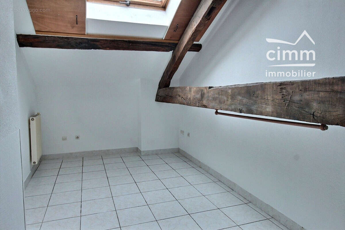 Maison 79 m² à La Cote-Saint-Andre  - photo 4