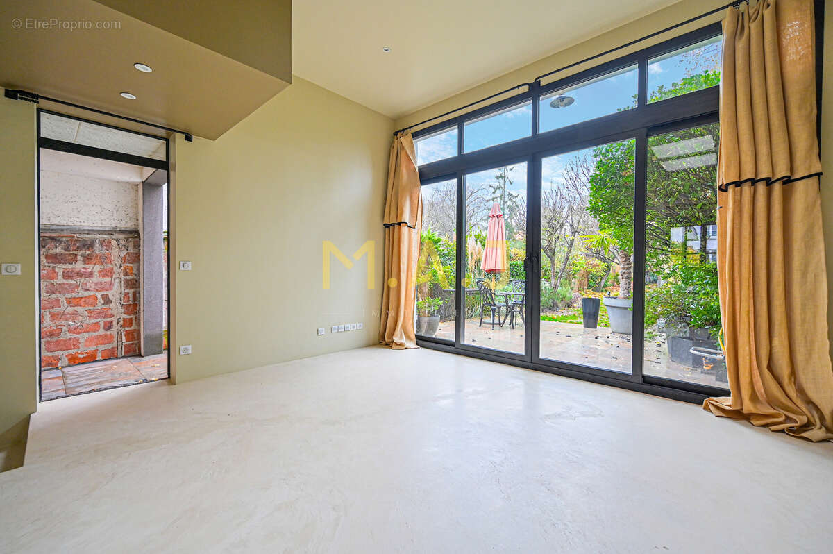 Maison à LE PERREUX-SUR-MARNE