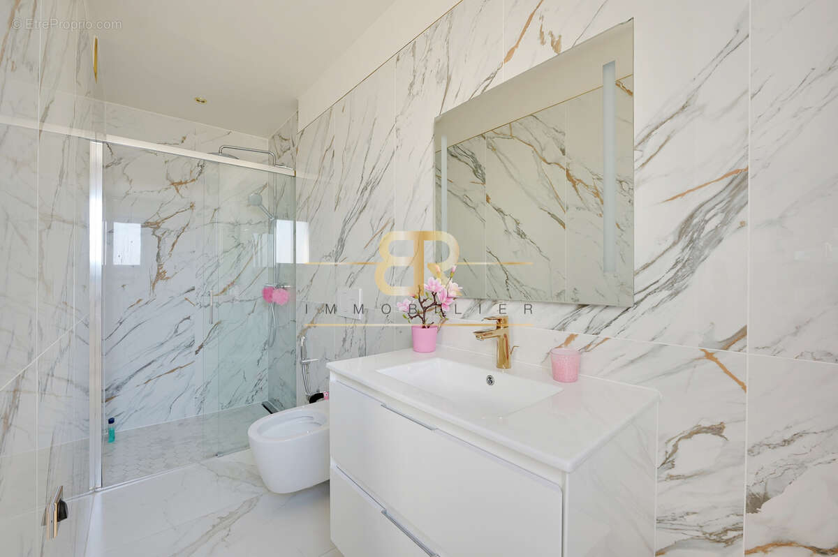 Maison à CHENNEVIERES-SUR-MARNE