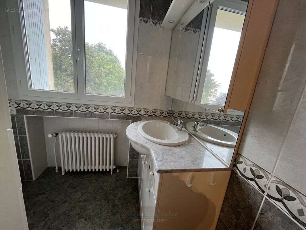 Bel appartement avec dressing, garage et cave - photo 6