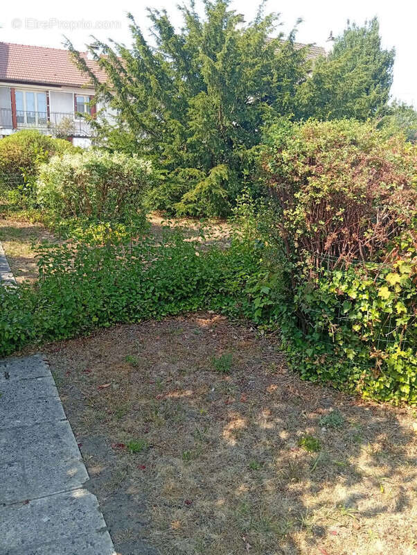 Secteur recherché des bas Coteaux ? Maison semi plain-pied de 95 m² avec 3 chambres, double garage et jardin - photo 3