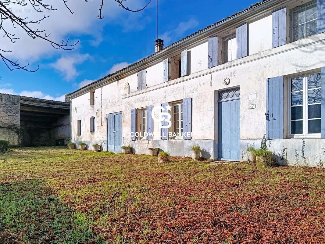Maison à BUSSAC-SUR-CHARENTE