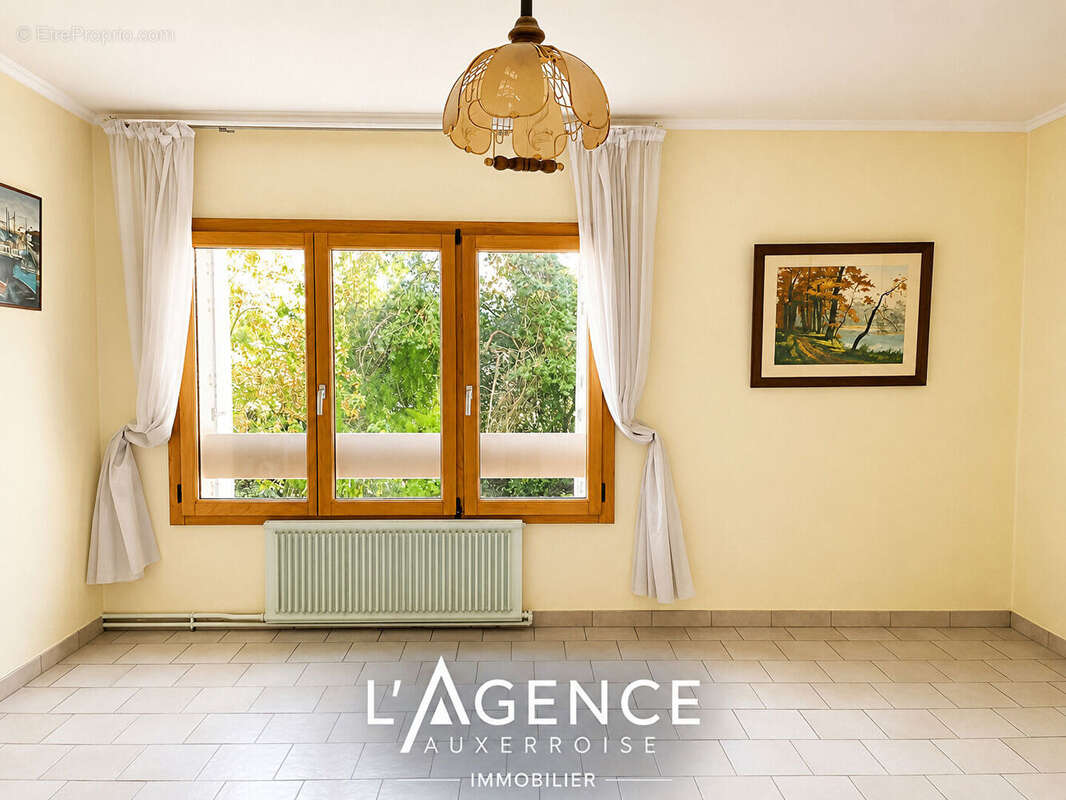 À VENDRE  Appartement T4 avec garage fermé  Auxerre - photo 6