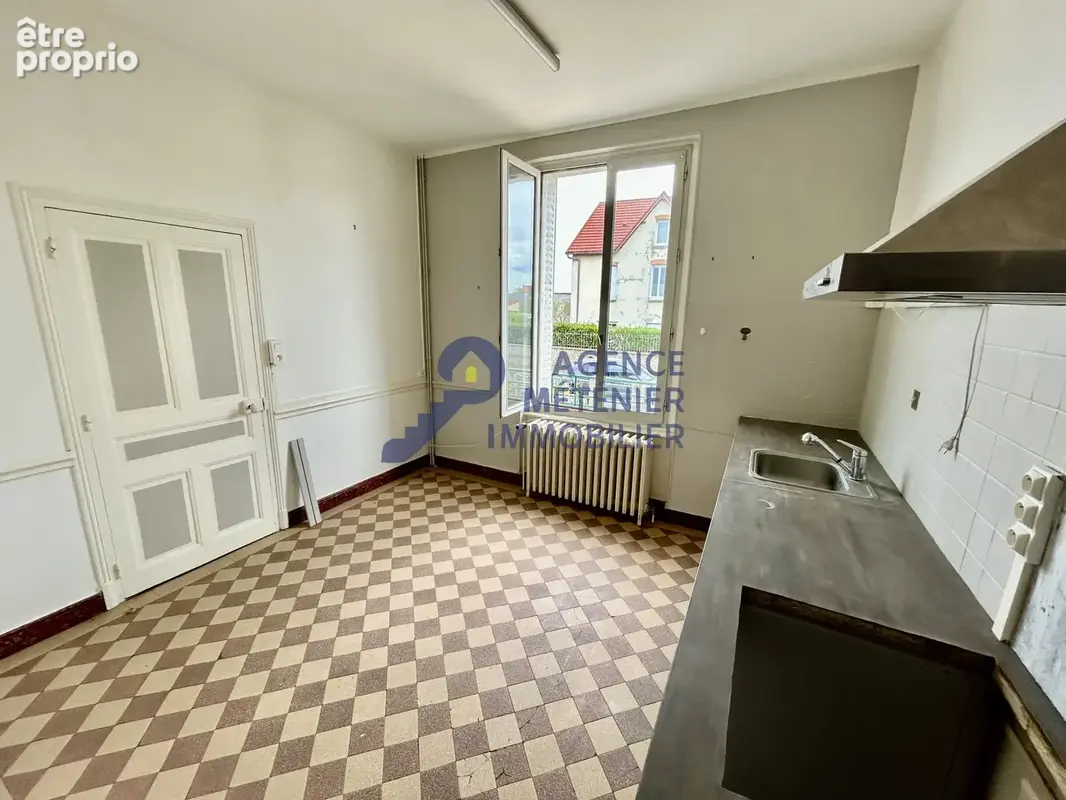 Maison avec 3 chambres, sous-sol, garage et beaux volumes à aménager - photo 10