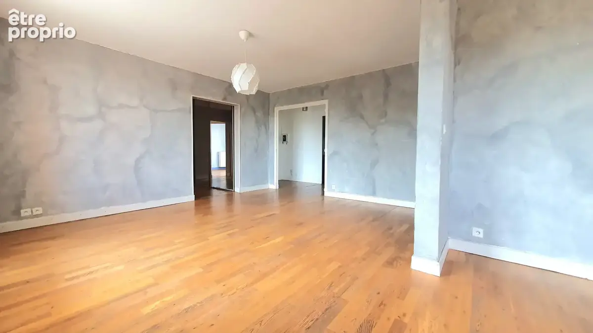 Appartement YZEURE CENTRE 108.12m2 - photo 4