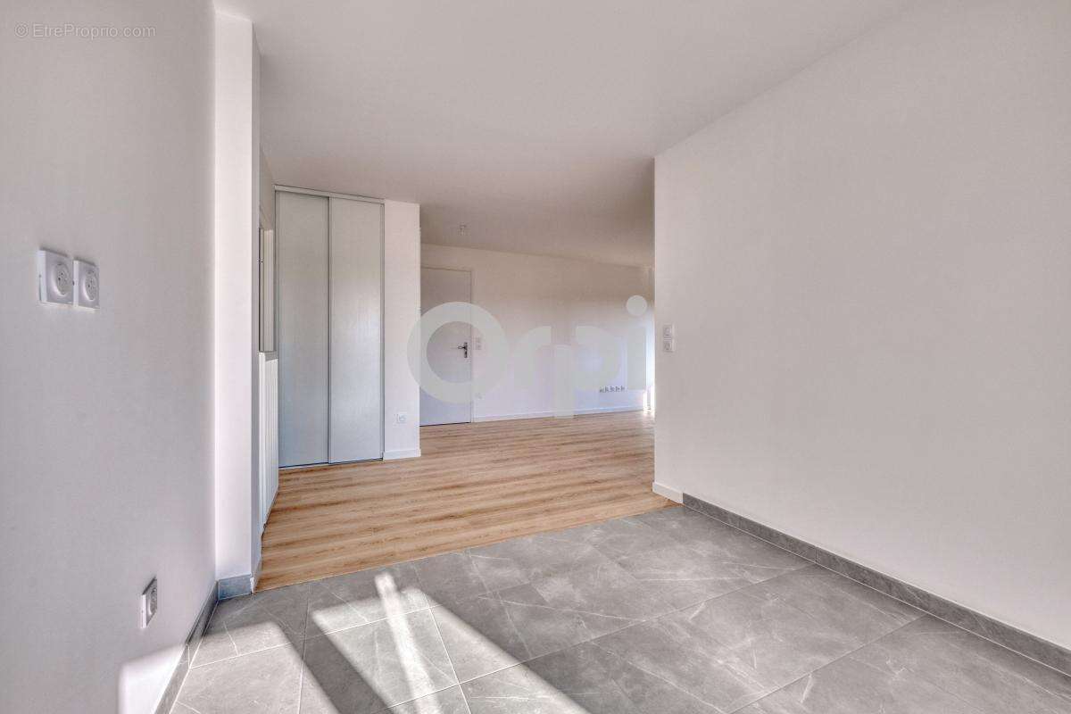 Appartement à BUSSY-SAINT-GEORGES