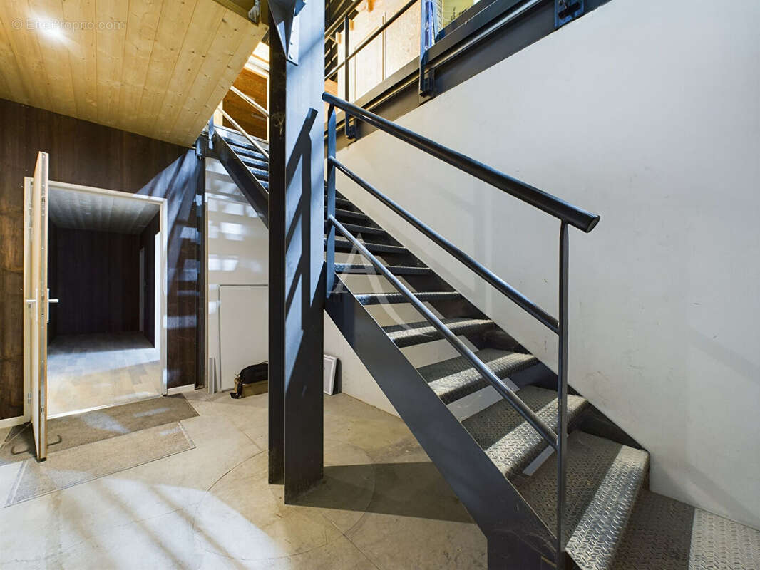 Commerce à LA BALME-DE-THUY