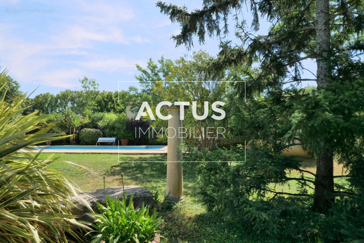 Maison à SAINT-MARTIN-DE-CRAU