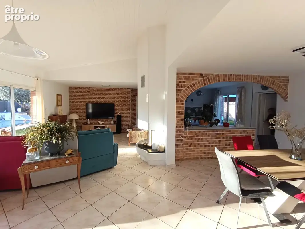 Maison T5 de 160 m2 avec piscine - photo 5