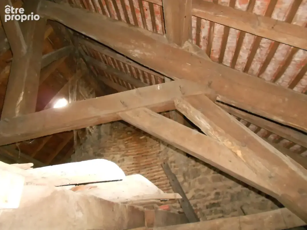 Maison sur 2 niveaux, d'environ 80 m2 habitables, Le Mayet de Montagne, à rénover - photo 11